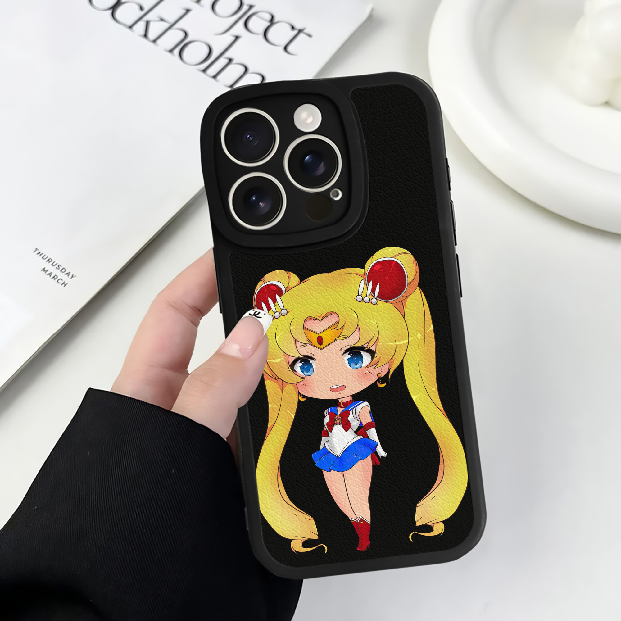 （画像用） 美少女戦士セーラームーン 月野 うさぎ つきの うさぎ Sailor Moon Tsukino Usagi 【iPhone 16シリーズ対応】シリコンスマホケース（レザー調） 材質：シリコン